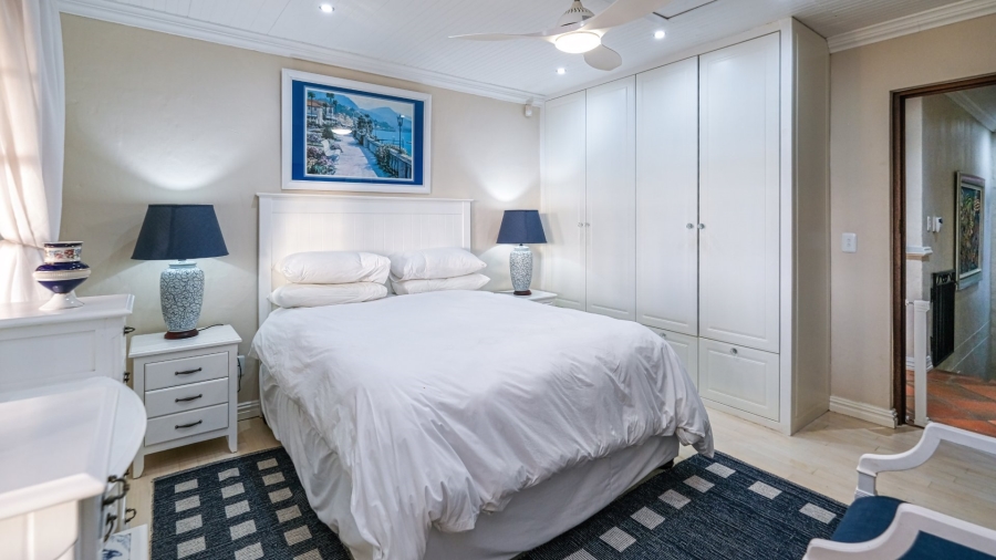 6 Bedroom Property for Sale in Kingfisher Creek Western Cape